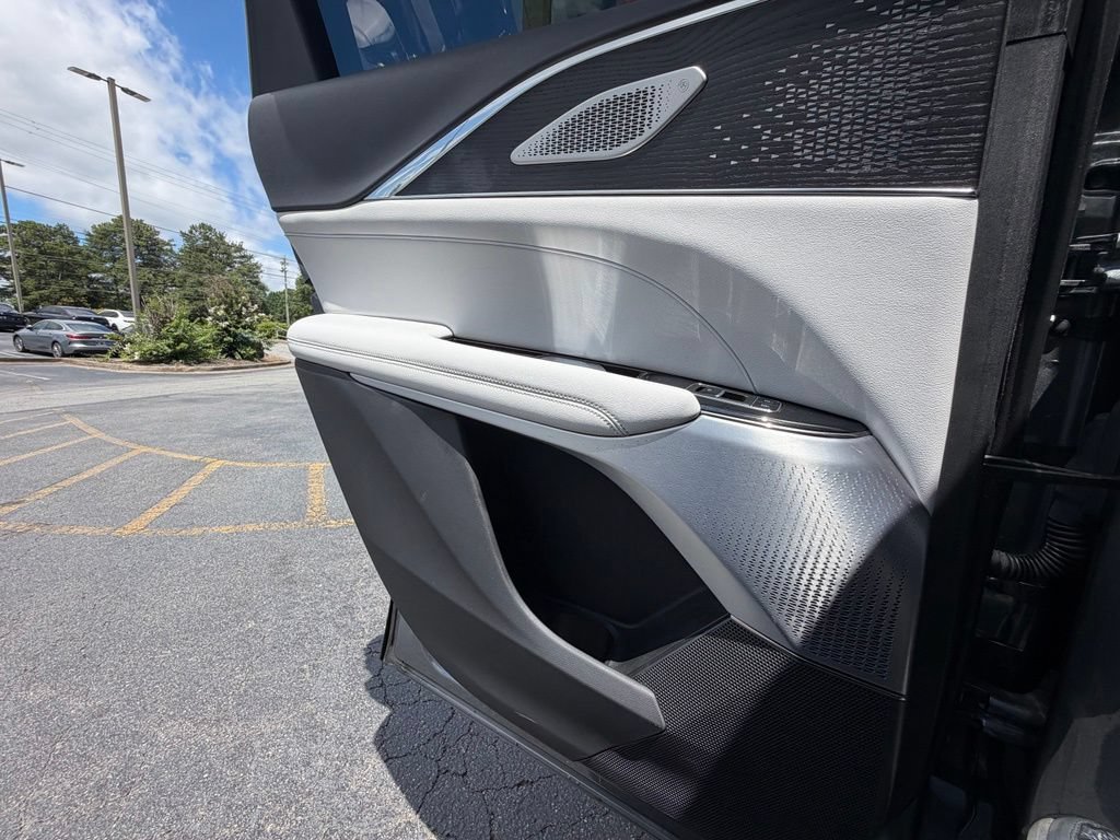 Used 2023 Cadillac Lyriq 2WD image 27