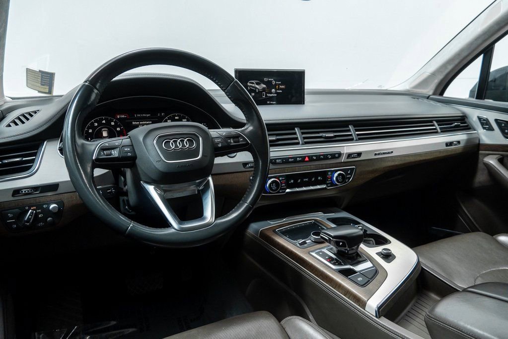 Used 2019 Audi Q7 3.0T Prestige AWD/4WD image 4