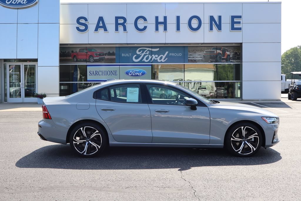 Used 2024 Volvo S60 B5 Core AWD/4WD image 2