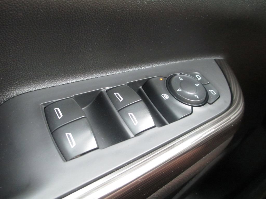 Used 2017 GMC Acadia SLT AWD/4WD image 29