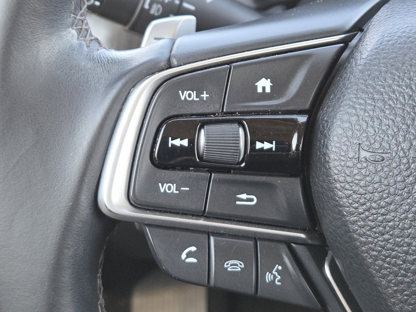 Used 2018 Honda Accord Touring image 33