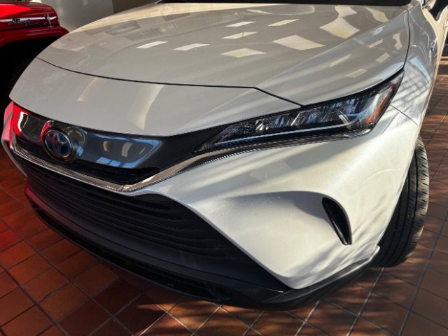 Used 2021 Toyota Venza LE w/ Carpet Mat Package (TMS) image 8