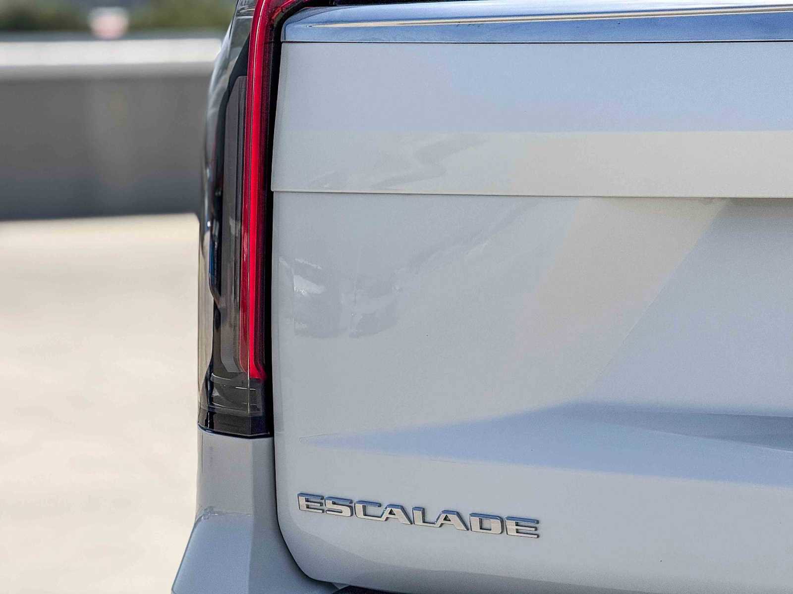 Used 2022 Cadillac Escalade ESV Premium Luxury AWD/4WD image 11