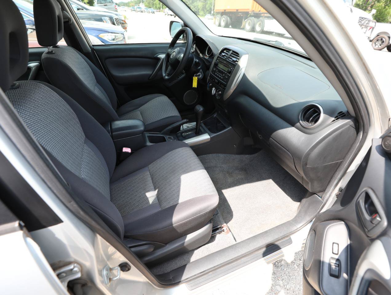 Used 2004 Toyota RAV4 2WD image 10
