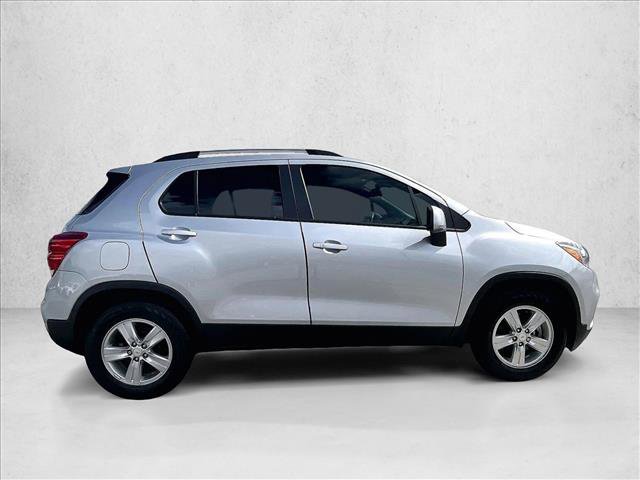 Used 2022 Chevrolet Trax LT w/ LT Convenience Package FWD image 5