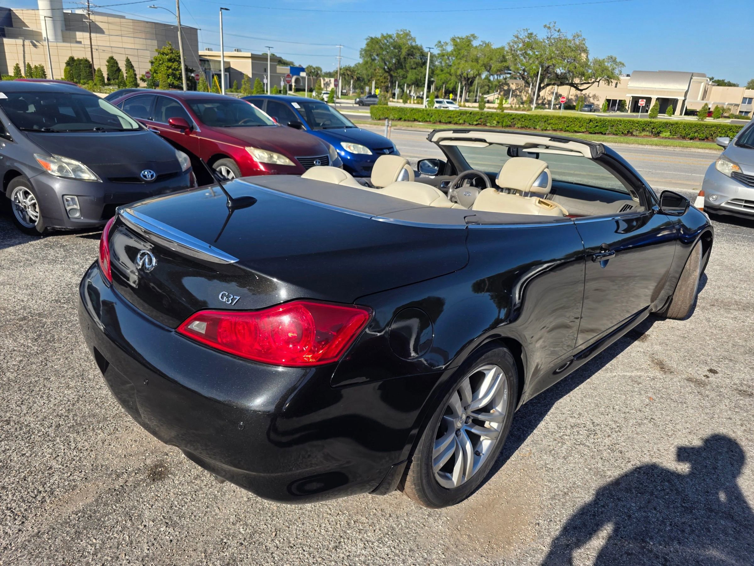 Used 2010 INFINITI G37 Convertible w/ Premium Pkg RWD image 15
