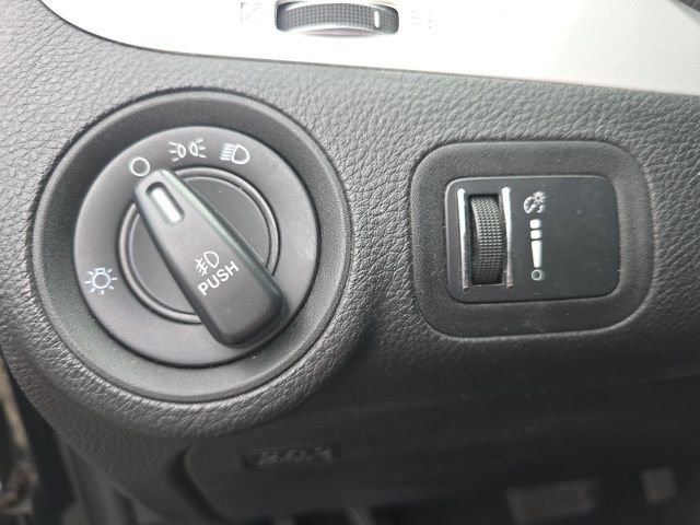 Used 2016 Dodge Journey SXT w/ Comfort/Convenience Group image 12