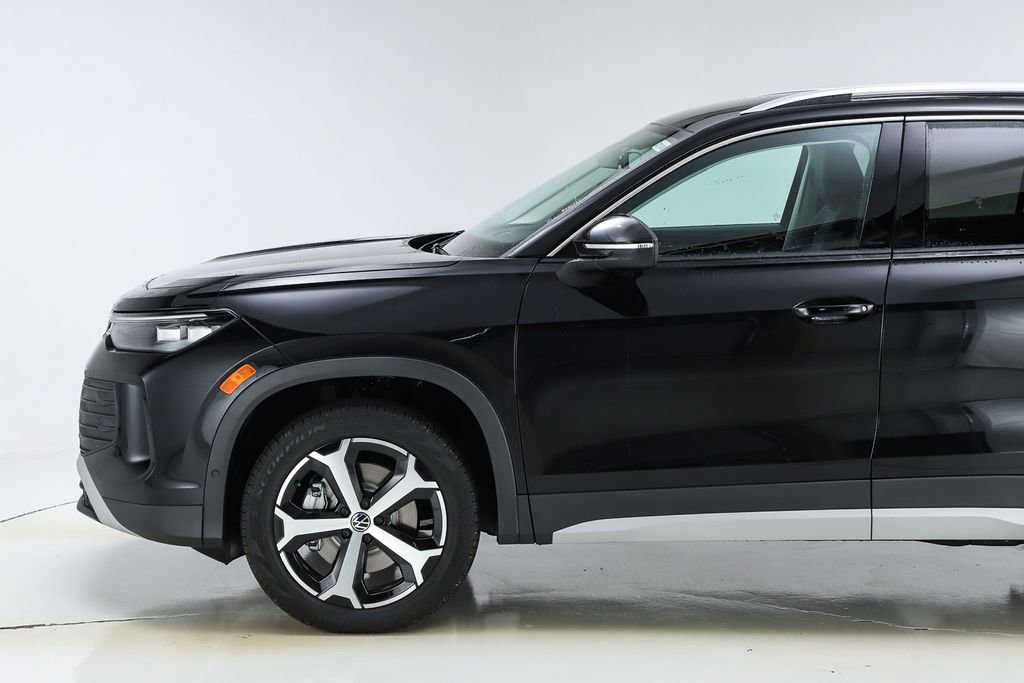 New 2026 Volkswagen Tiguan SE image 3