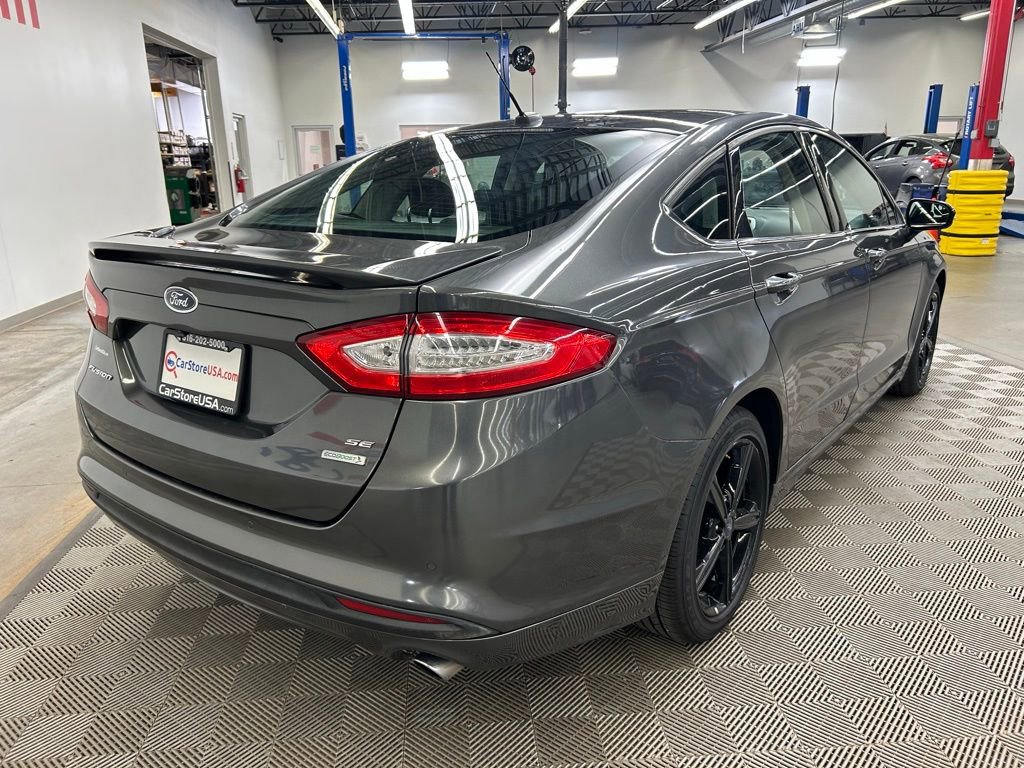 Used 2016 Ford Fusion SE FWD image 6