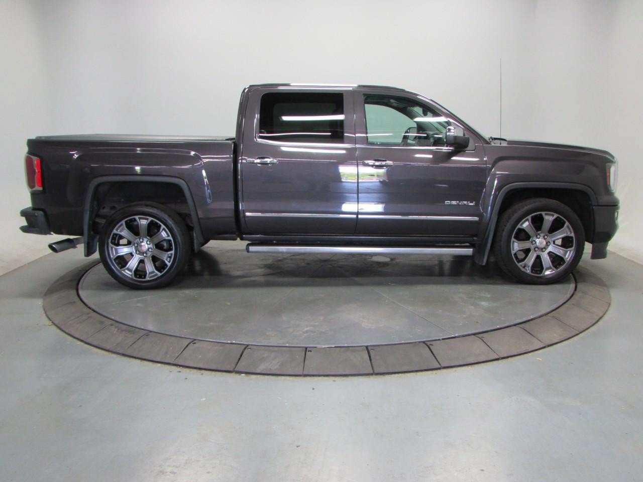 Used 2016 GMC Sierra 1500 Denali w/ Denali Ultimate Package AWD/4WD image 8