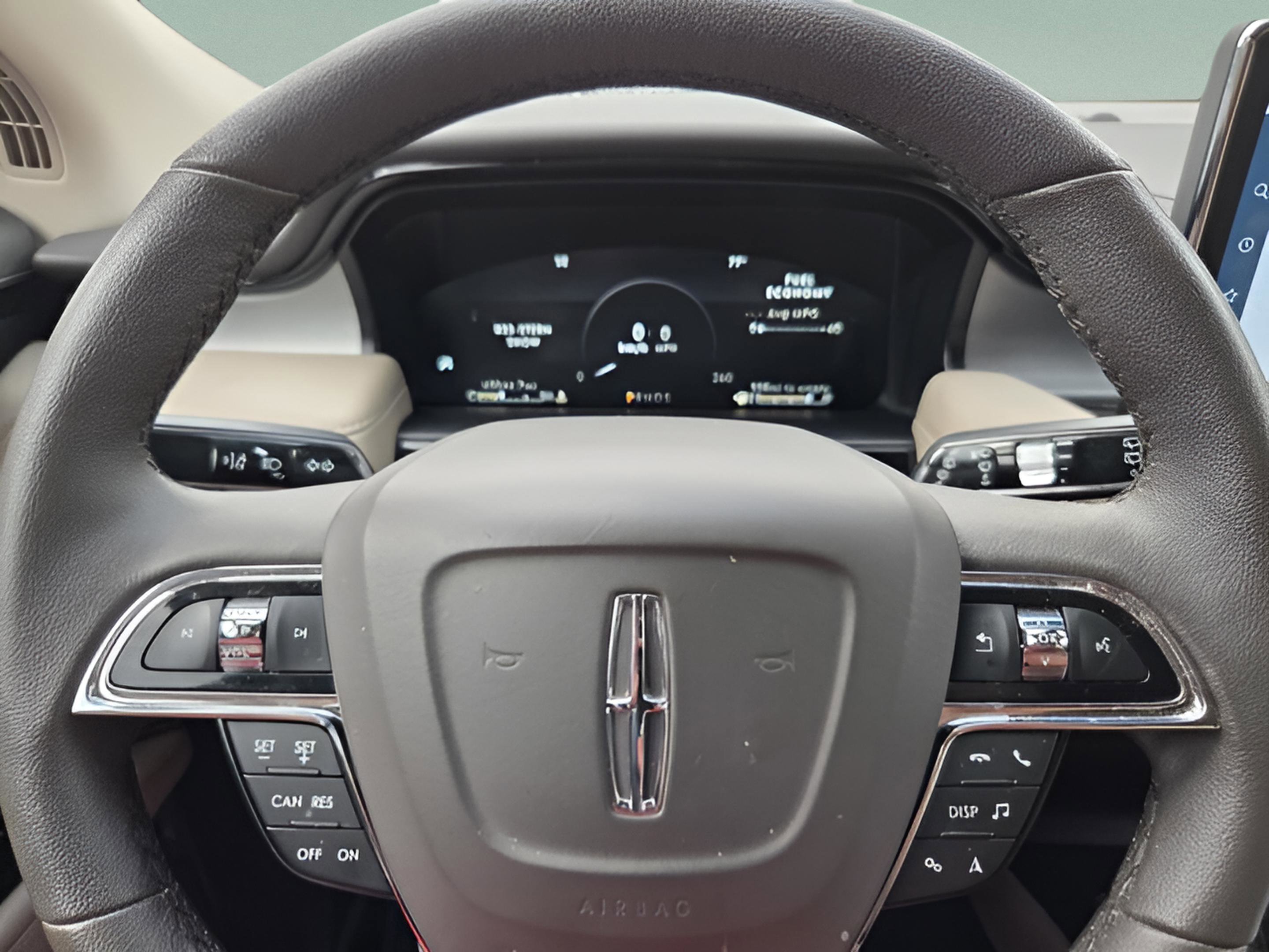 Used 2023 Lincoln Nautilus FWD w/ Premium Package image 14