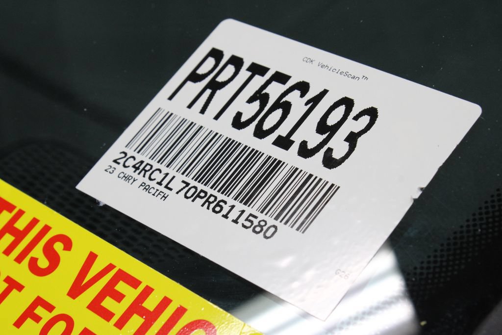 Used 2023 Chrysler Pacifica Touring-L FWD image 33