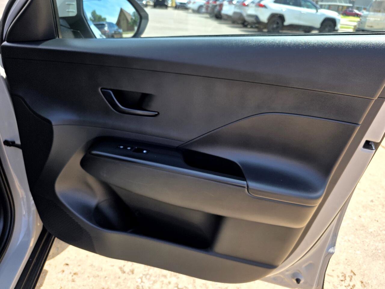 Used 2024 Hyundai Kona SEL image 17