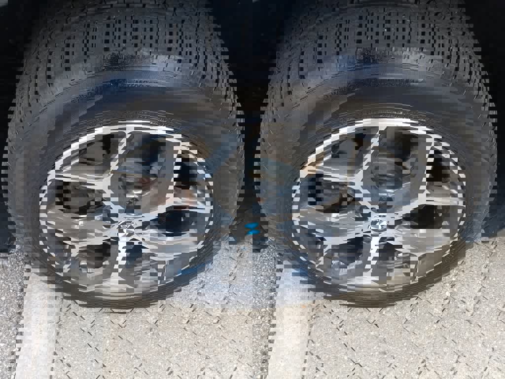 Used 2018 BMW X1 xDrive28i image 9