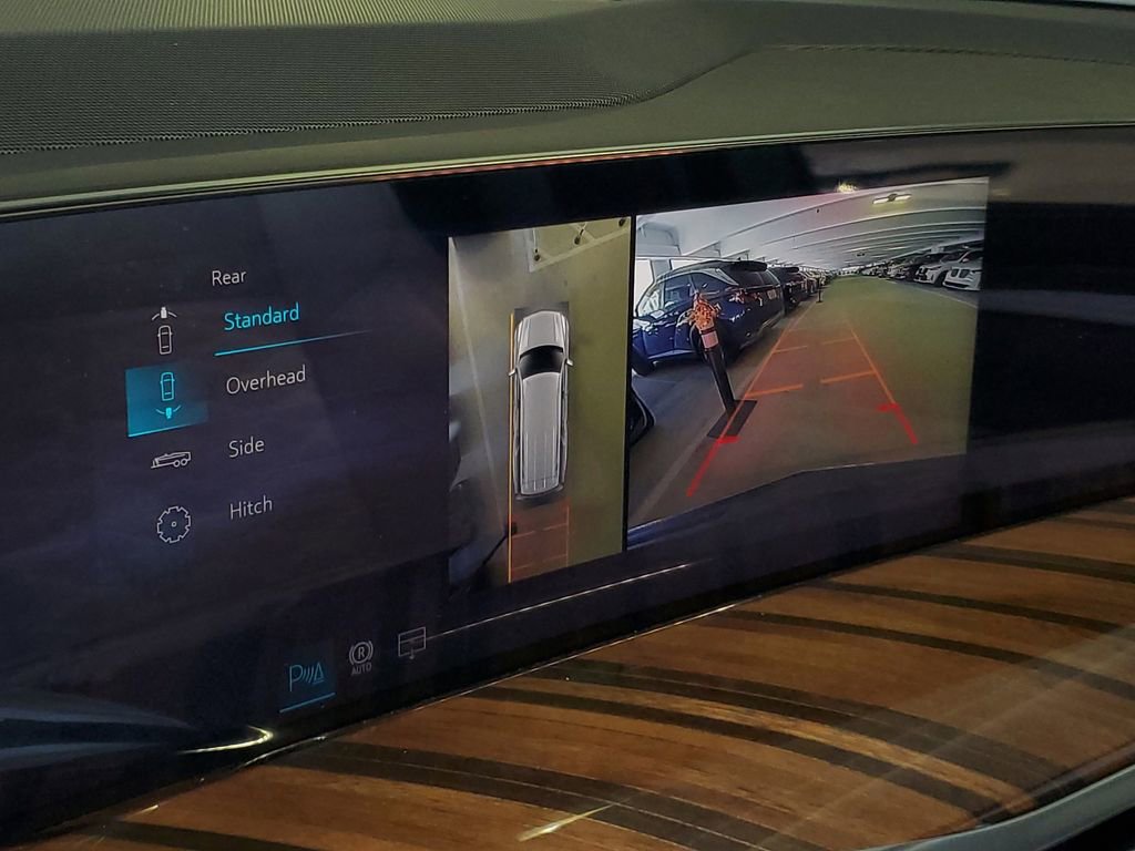 New 2026 Cadillac Escalade ESV Platinum Sport w/ LPO, ONYX Package image 23