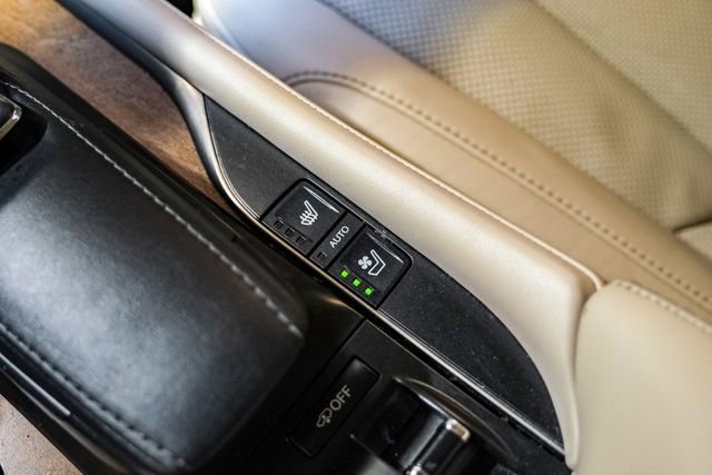 Used 2018 Lexus LX 570 4WD w/ Luxury Package image 35