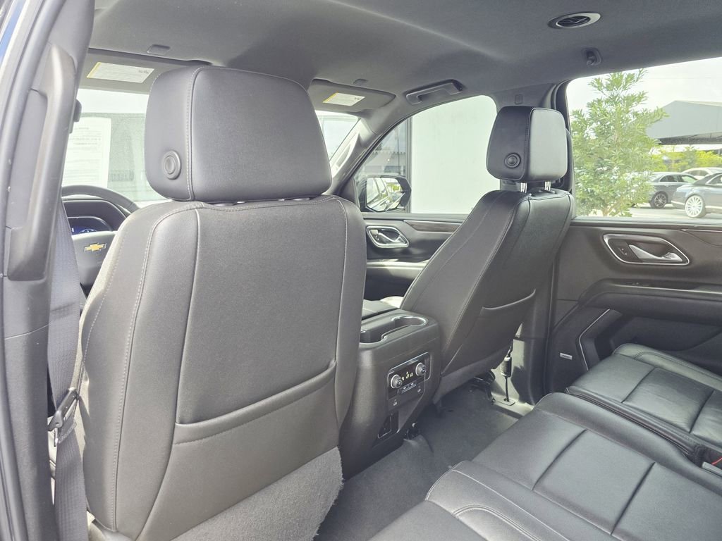 Used 2023 Chevrolet Suburban LT image 13