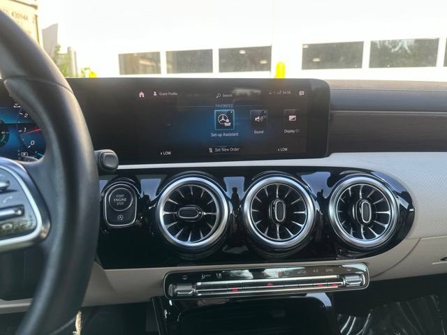 Used 2023 Mercedes-Benz CLA 250 4MATIC image 28