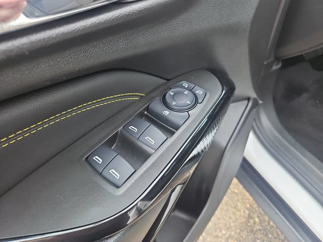 Used 2024 Chevrolet Trax LT w/ LT Convenience Package FWD image 12