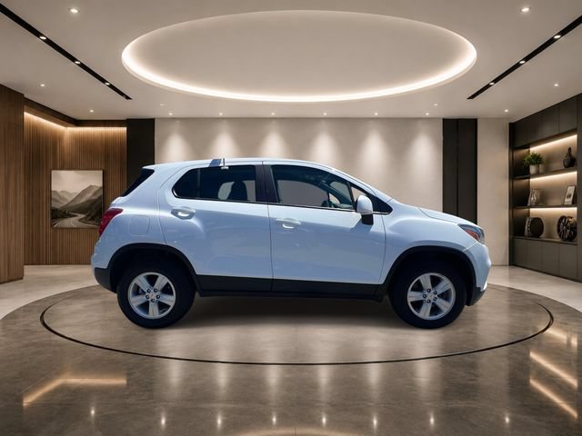 Used 2021 Chevrolet Trax LS AWD/4WD image 4