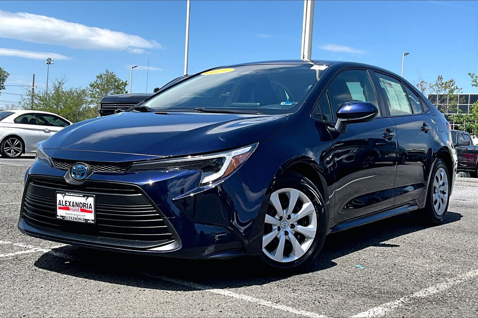 Used 2025 Toyota Corolla LE image 1