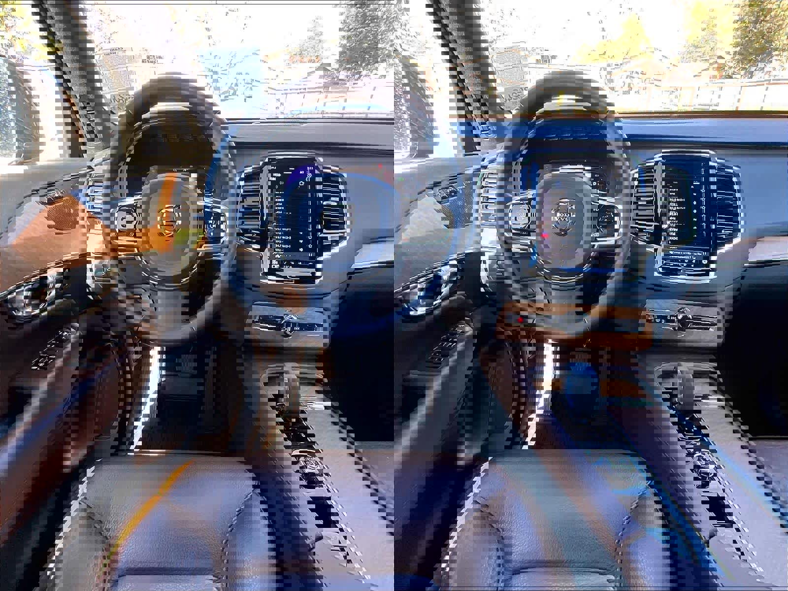 Used 2023 Volvo XC90 T8 Plus image 8