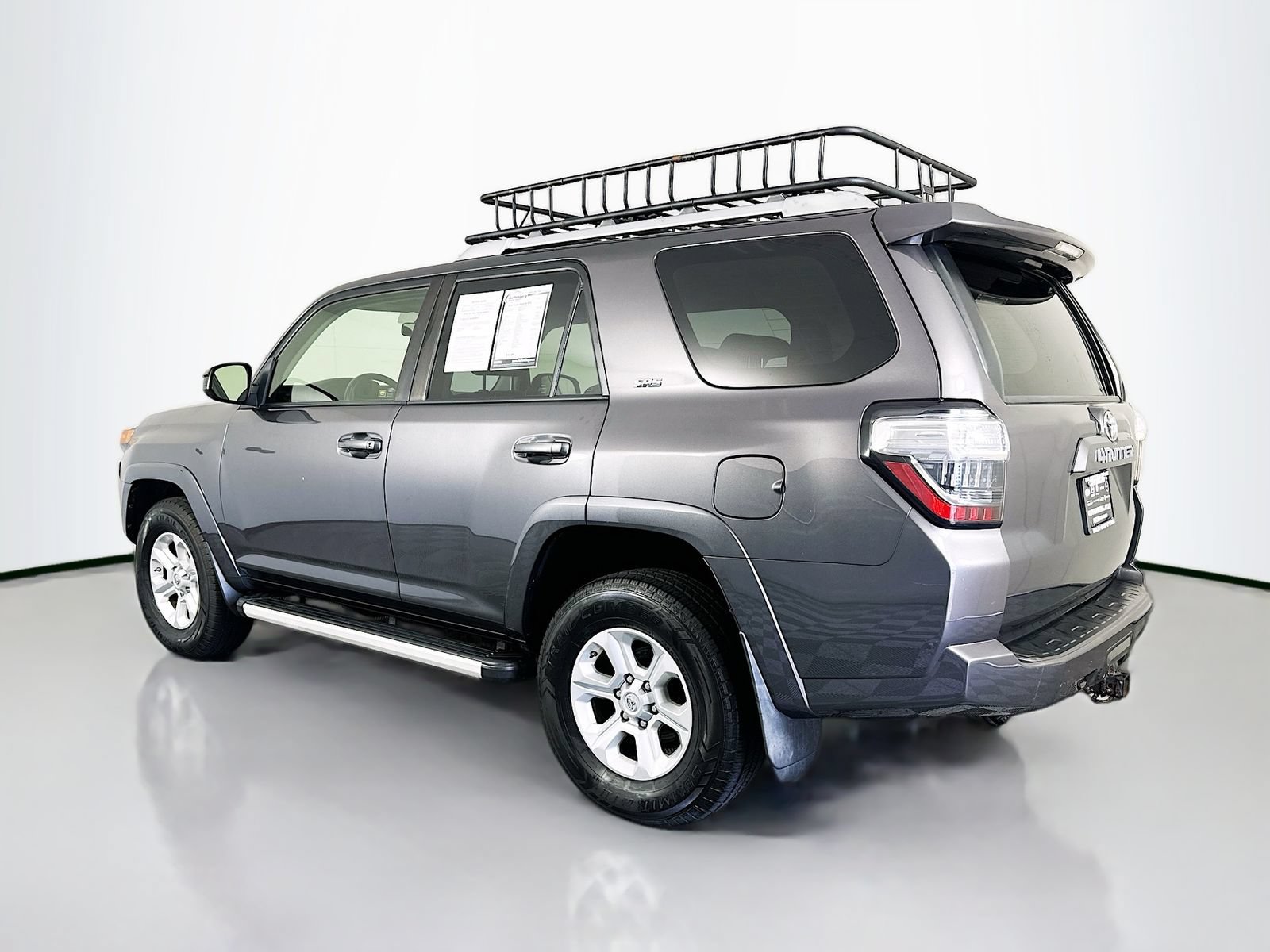 Used 2016 Toyota 4Runner SR5 AWD/4WD image 5