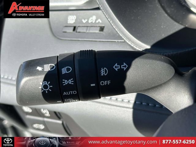 Used 2023 Toyota Highlander LE image 26