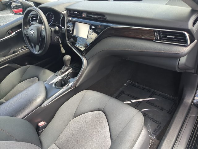 Used 2019 Toyota Camry LE FWD image 14