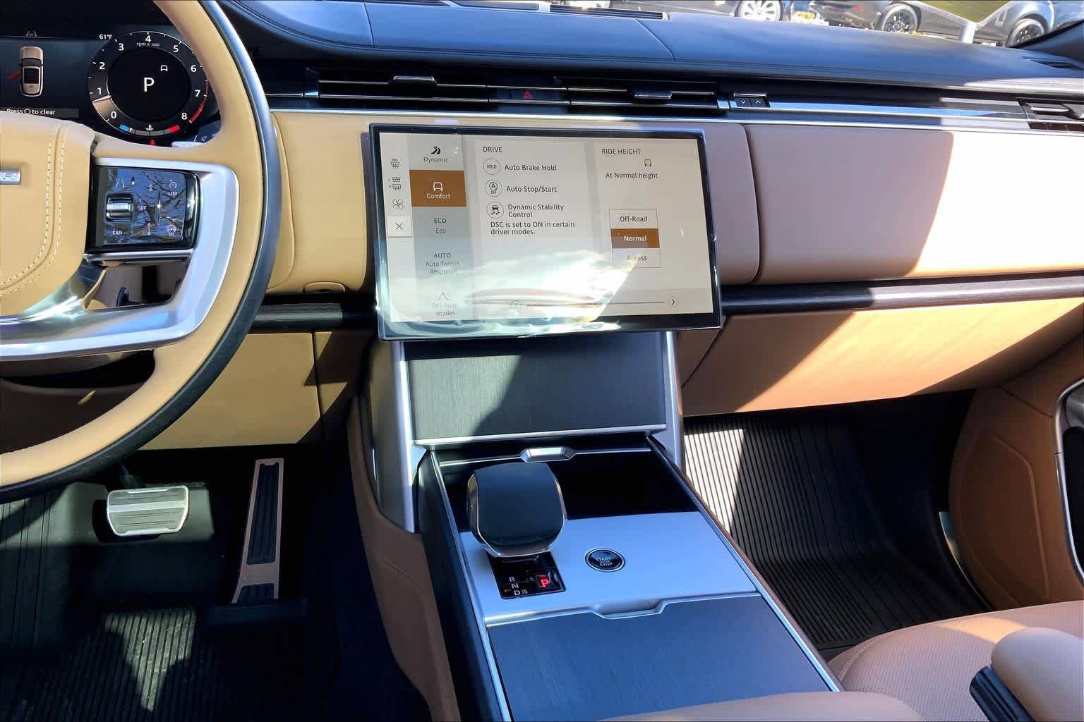 New 2026 Land Rover Range Rover SE image 8