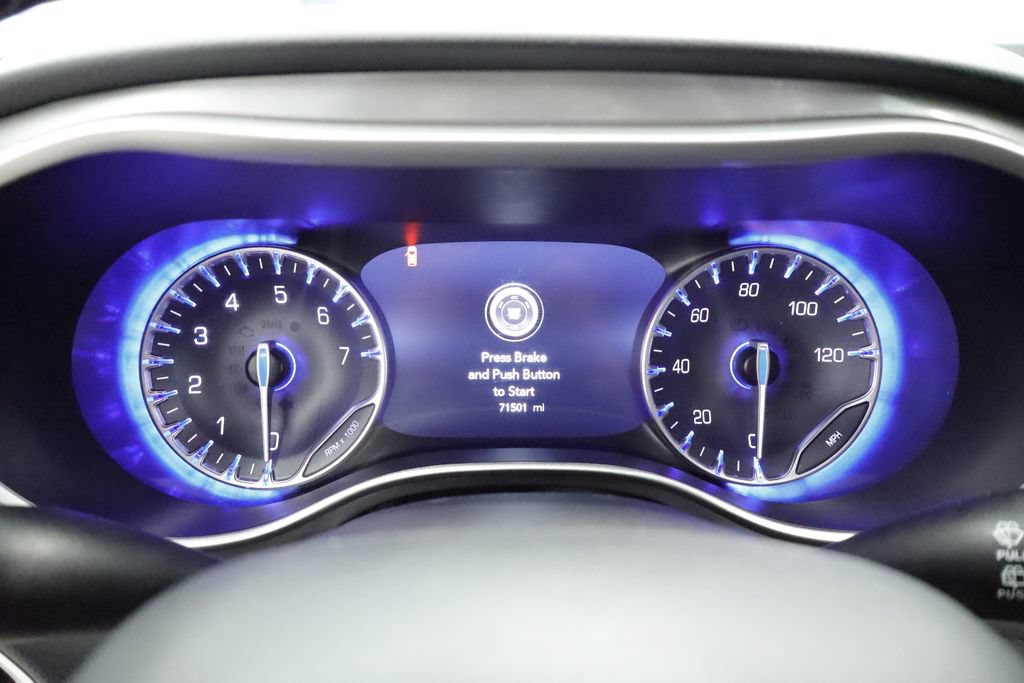 Certified 2023 Chrysler Pacifica Touring-L FWD image 30