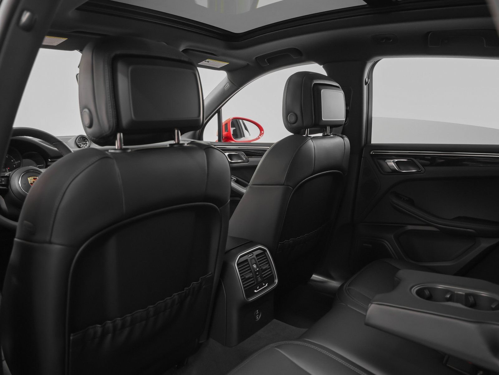 Certified 2026 Porsche Macan AWD/4WD image 38