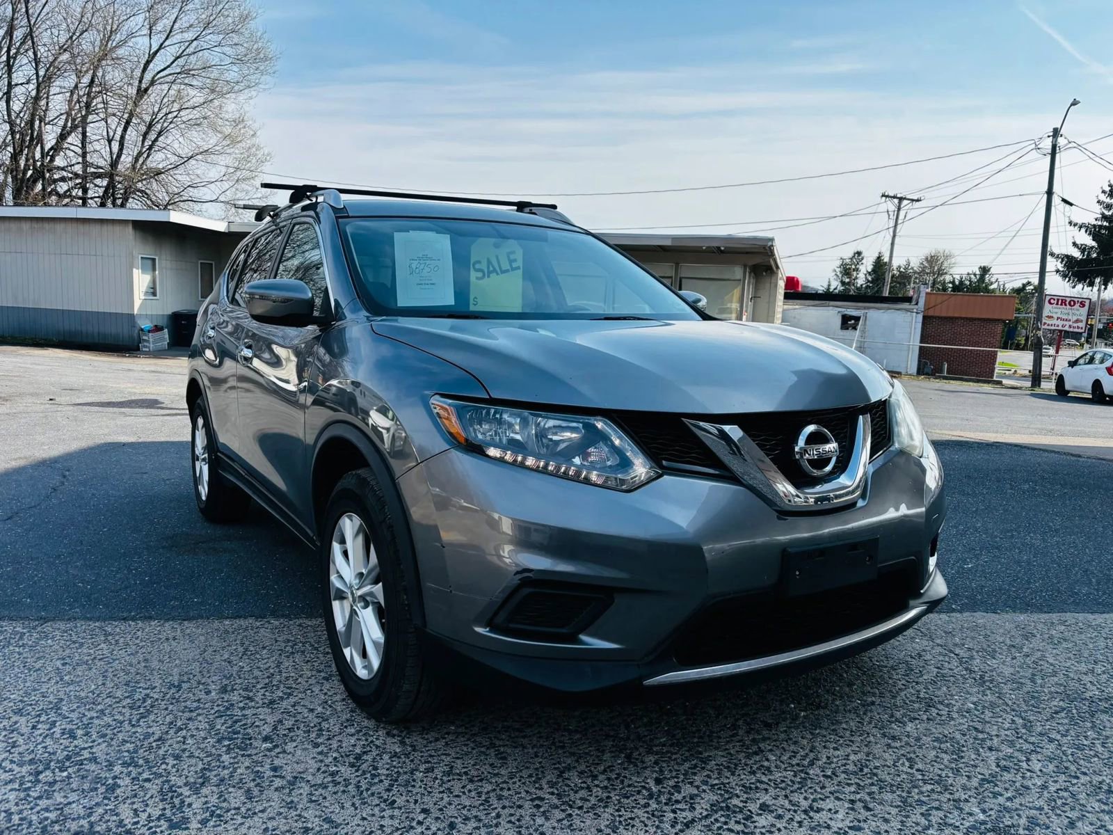Used 2016 Nissan Rogue SV image 1