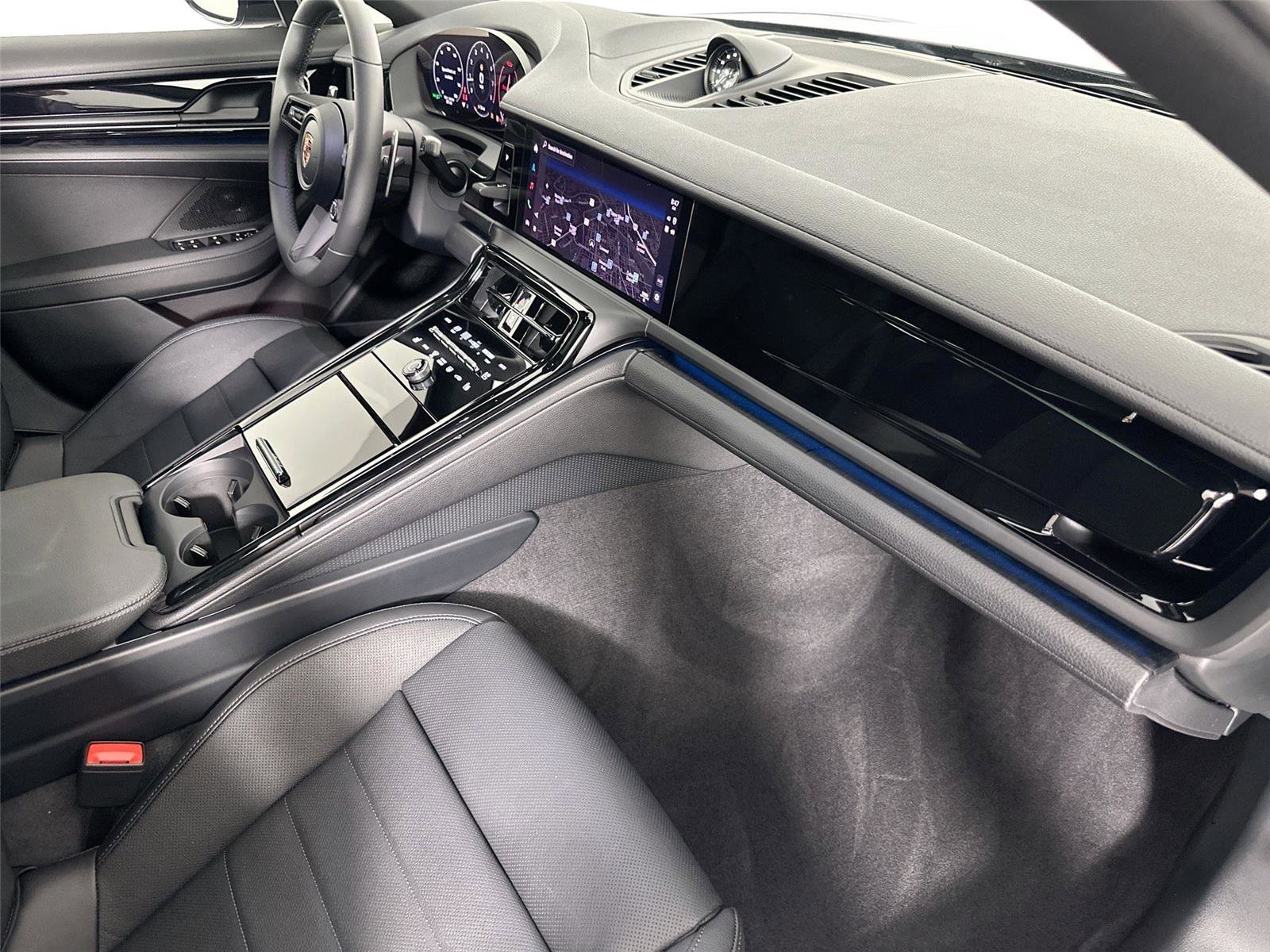 Certified 2026 Porsche Panamera 4 AWD/4WD image 29