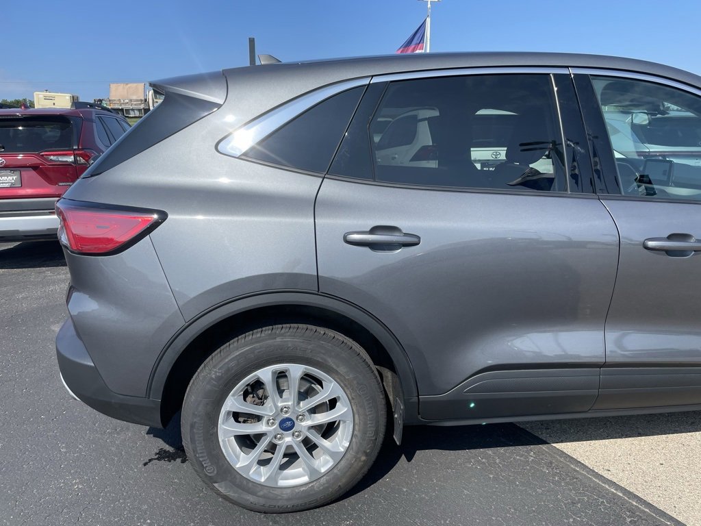 Used 2022 Ford Escape SE image 29