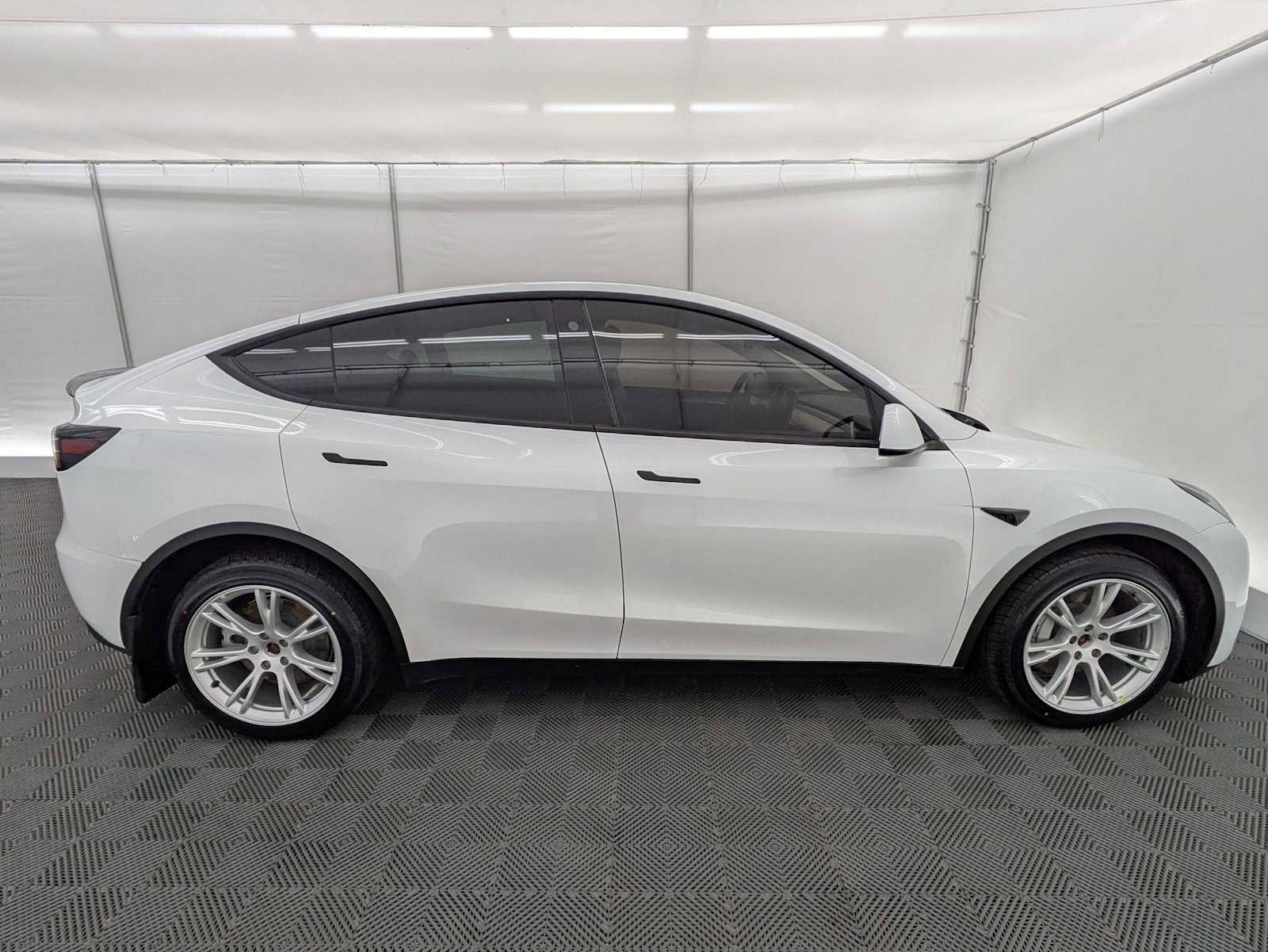Used 2023 Tesla Model Y Long Range image 7