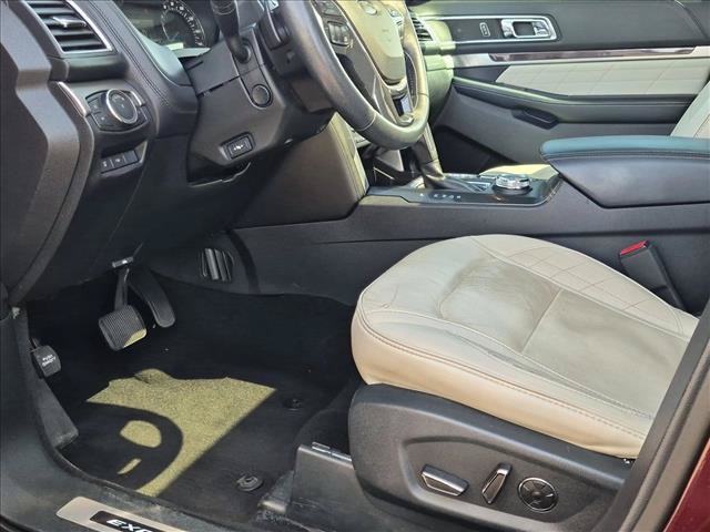 Used 2018 Ford Explorer Platinum AWD/4WD image 24