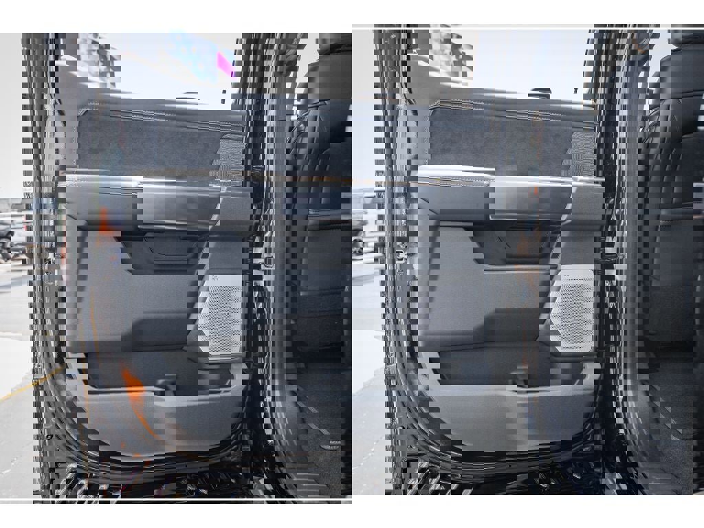 New 2025 Ford F250 Platinum image 23