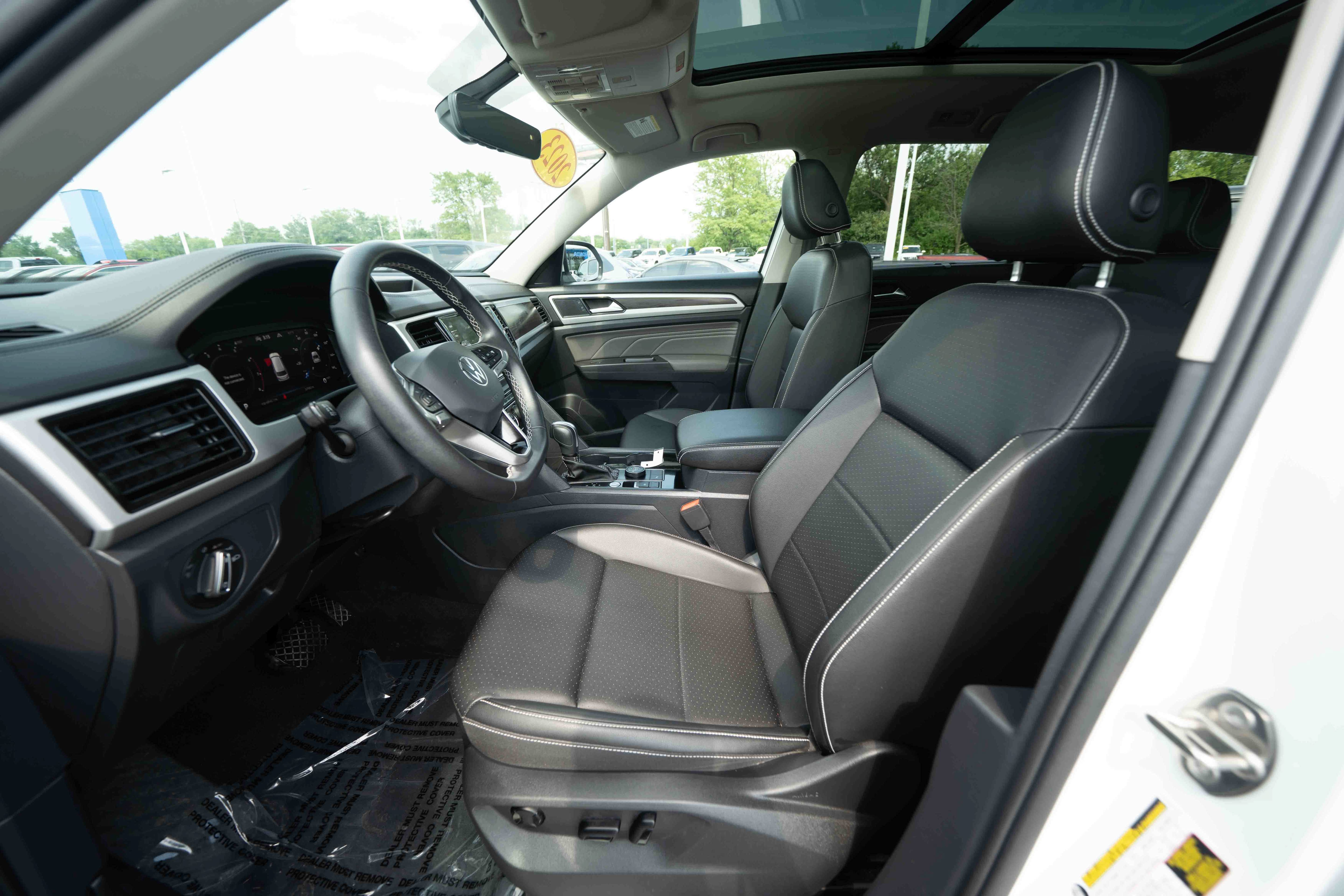 Used 2023 Volkswagen Atlas SE w/ Panoramic Sunroof Package AWD/4WD image 9