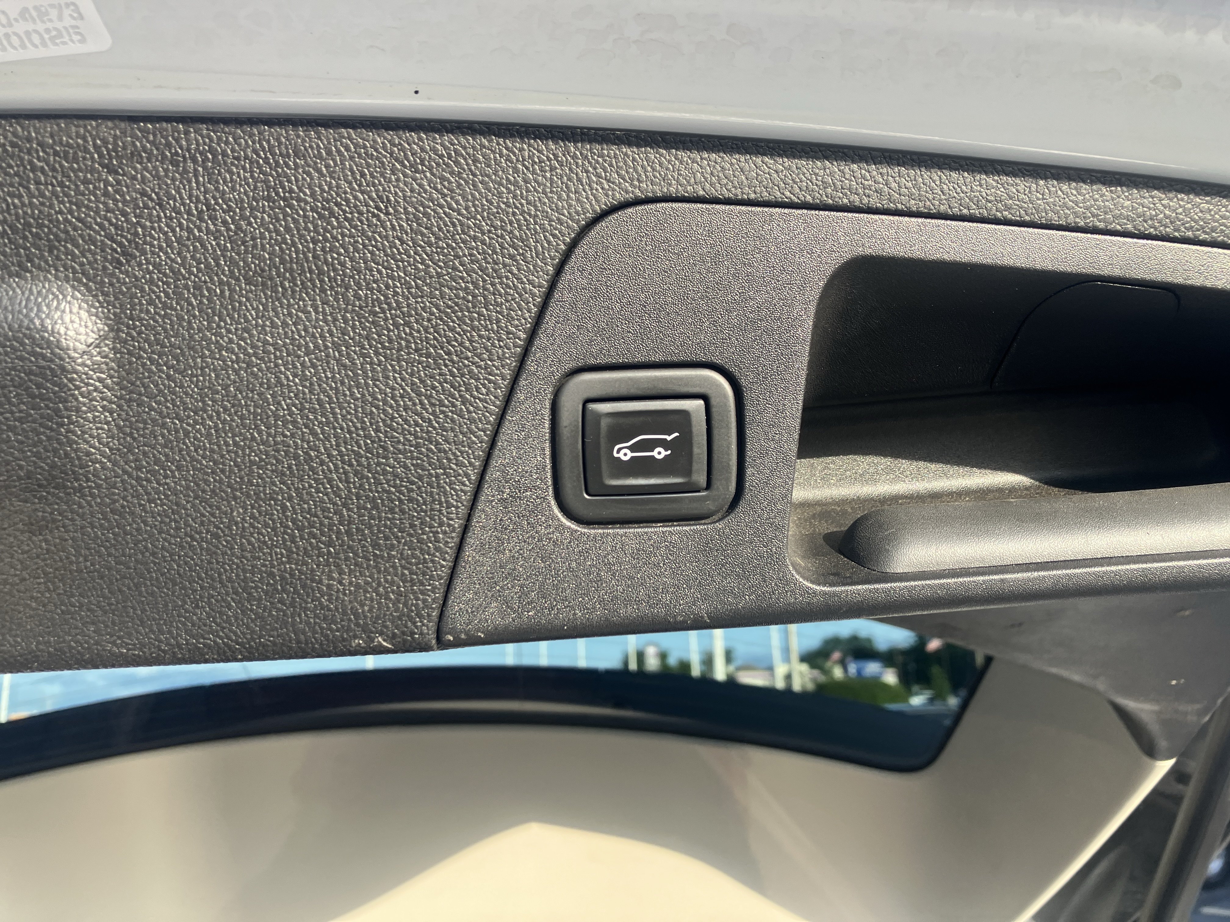 Used 2020 Buick Envision Essence w/ Experience Buick Package AWD/4WD image 12