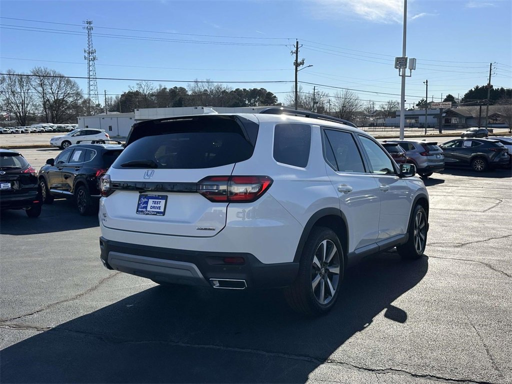 Certified 2025 Honda Pilot Touring image 27