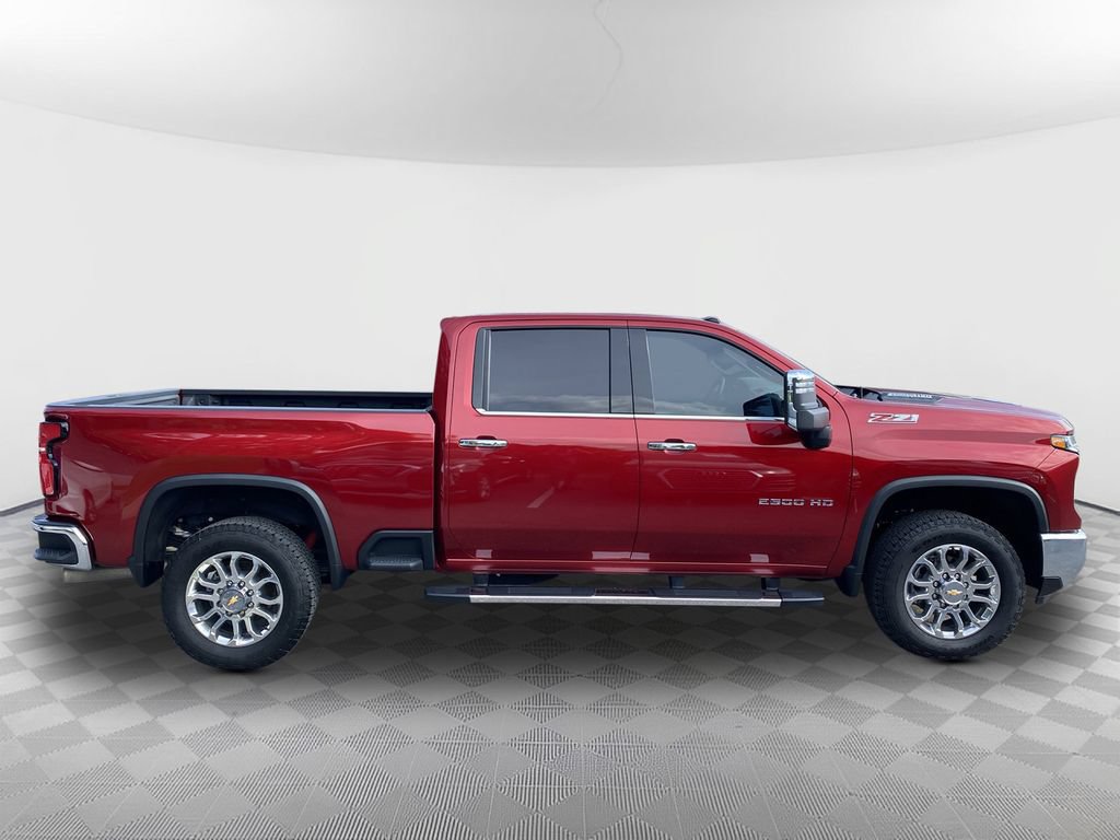 Used 2025 Chevrolet Silverado 2500 LTZ w/ LTZ Premium Package AWD/4WD image 9