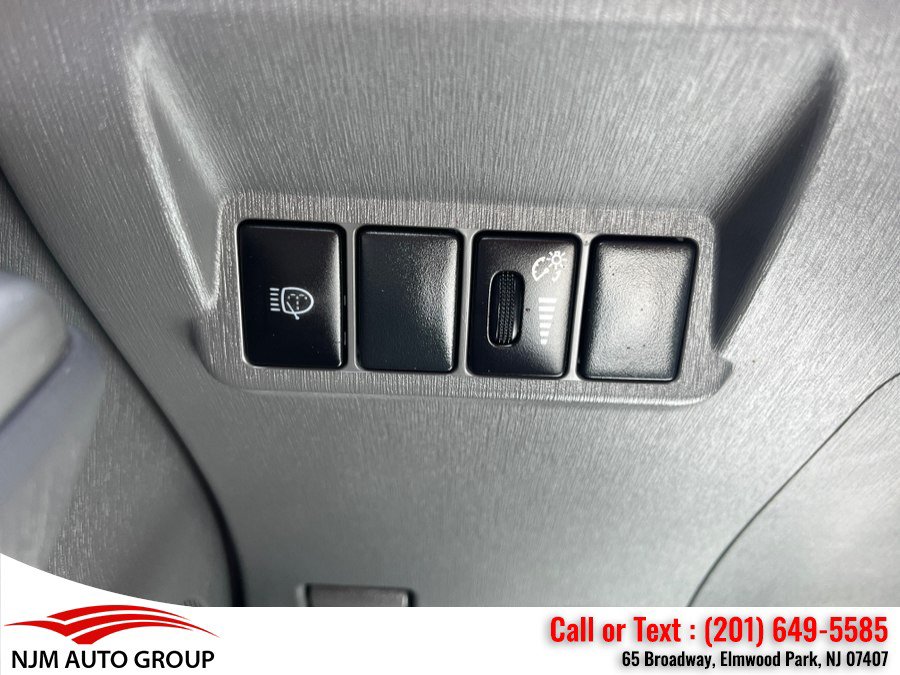 Used 2014 Toyota Prius V Five FWD image 20