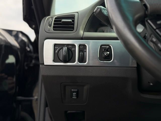 Used 2002 Ford Thunderbird image 6