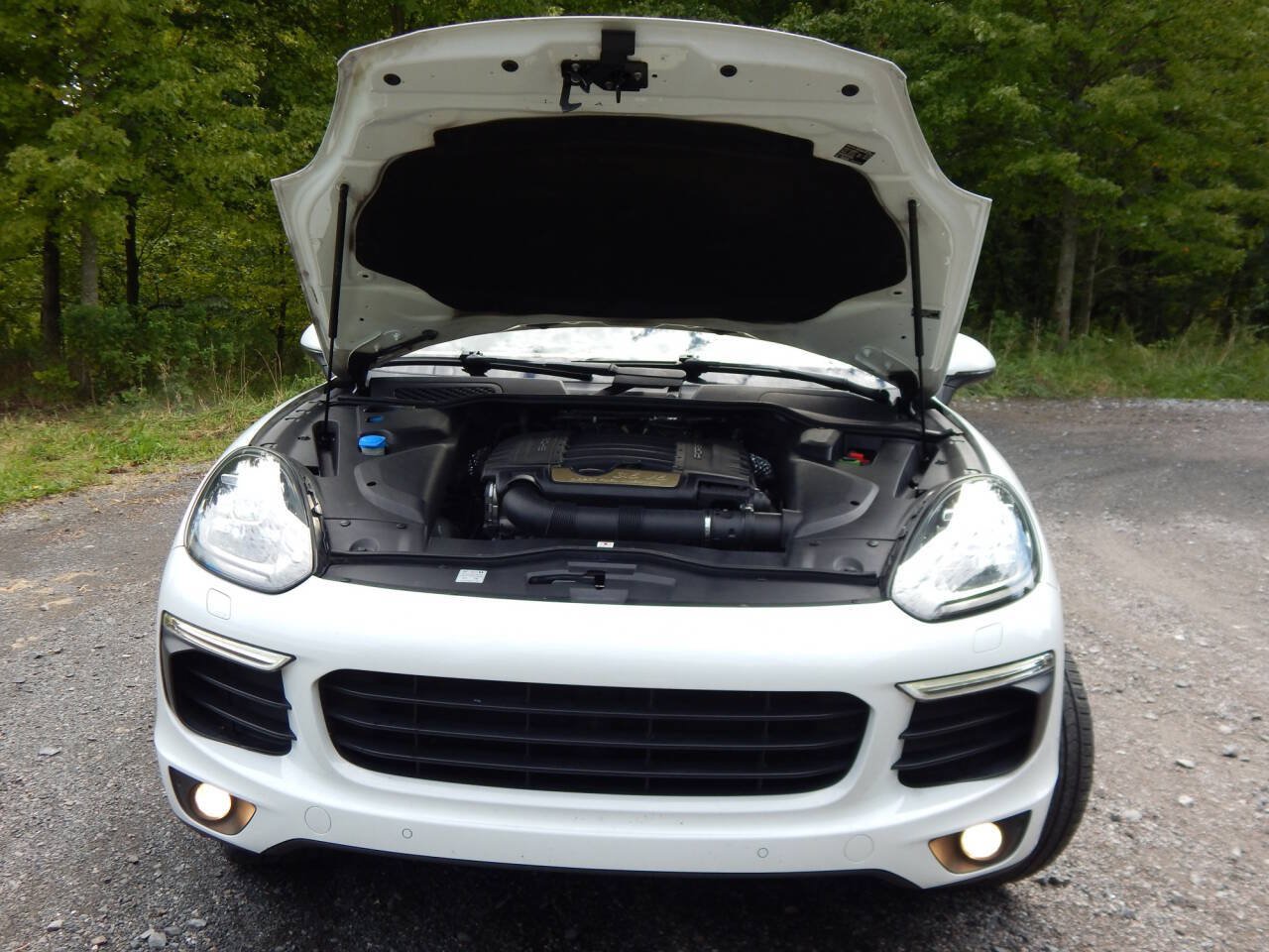 Used 2017 Porsche Cayenne AWD/4WD image 21