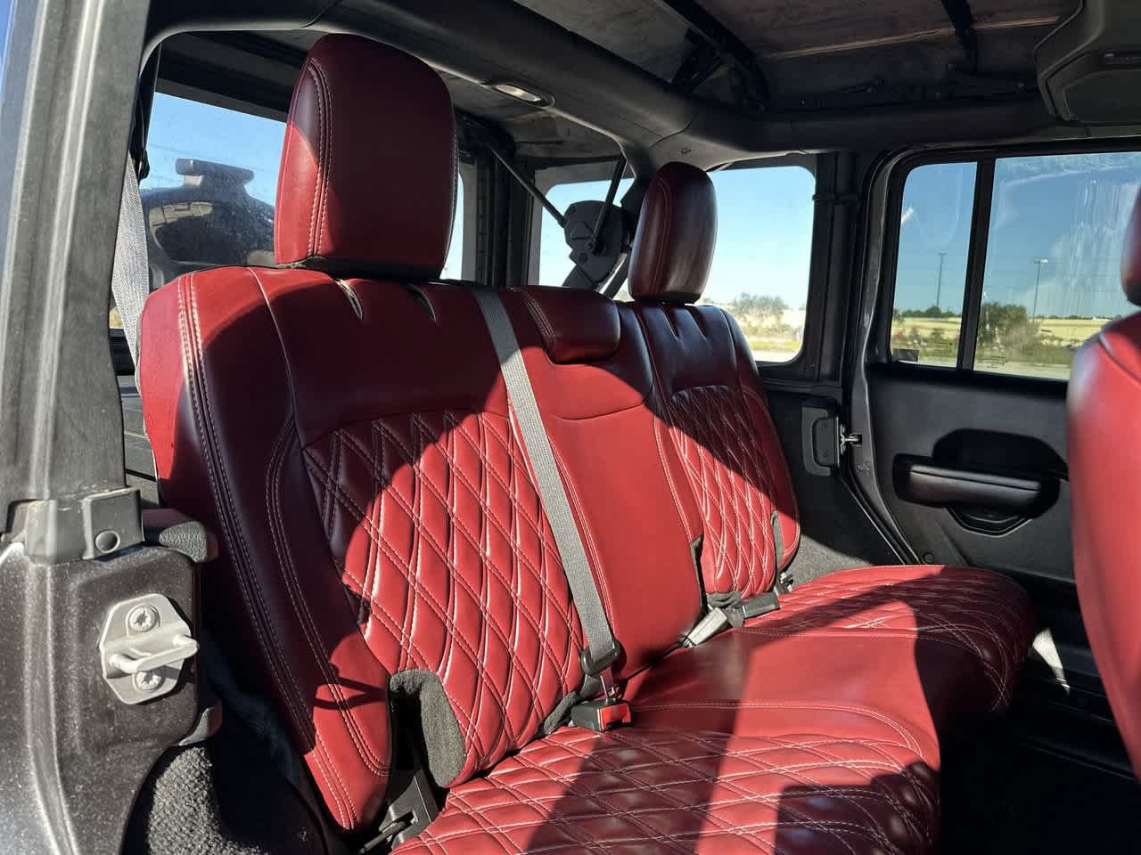Used 2018 Jeep Wrangler Unlimited Sport S AWD/4WD image 19