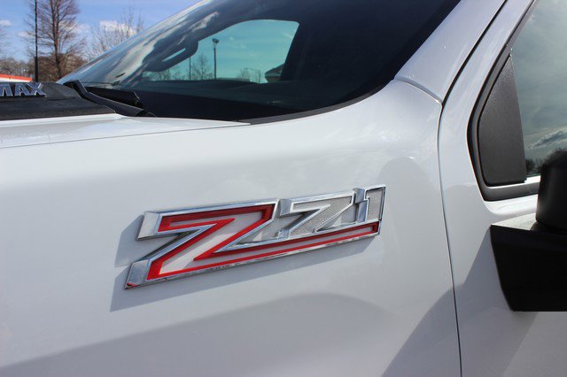 Used 2023 Chevrolet Silverado 2500 LT image 3