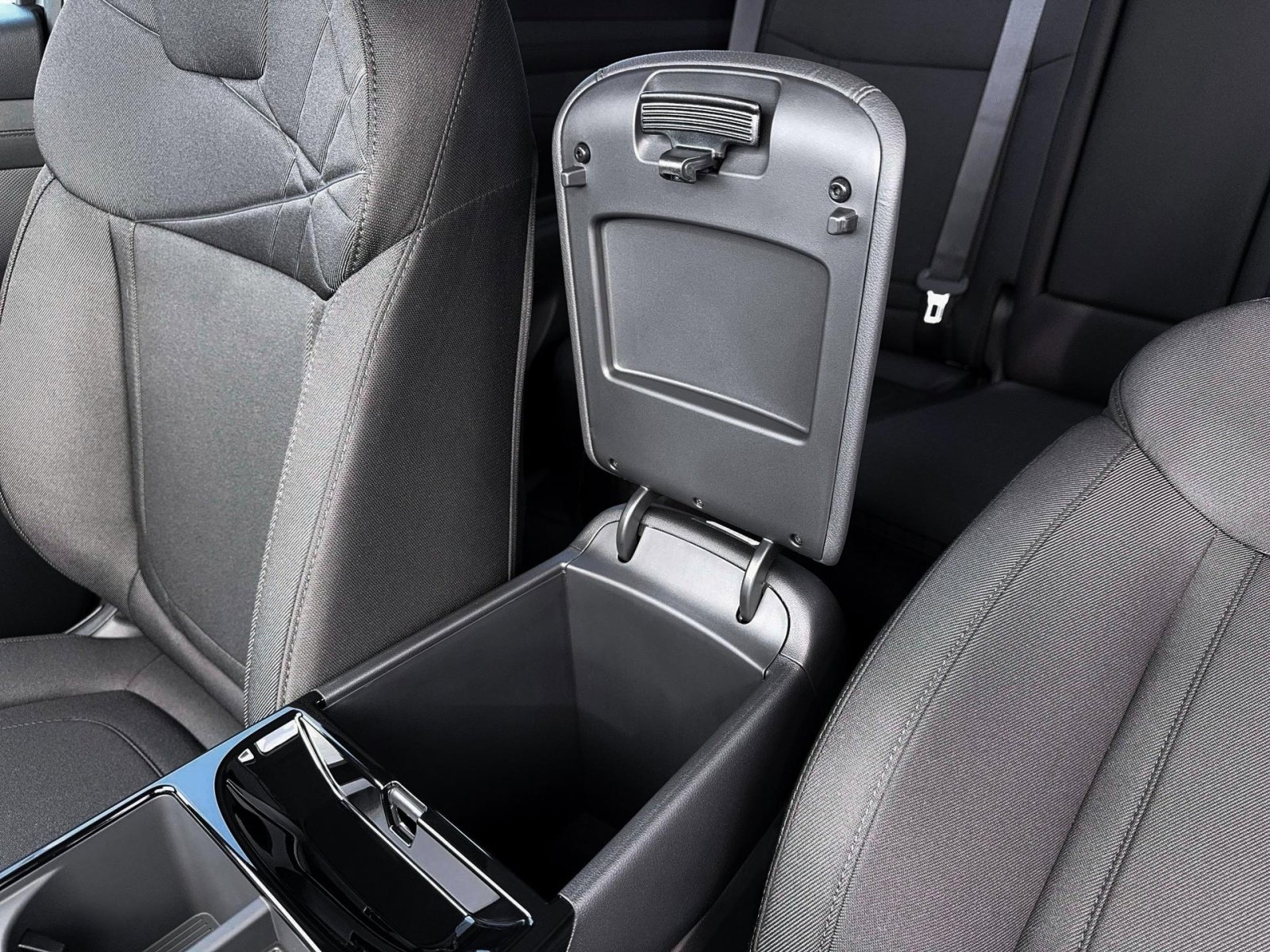 New 2026 Hyundai Tucson Blue SE image 19