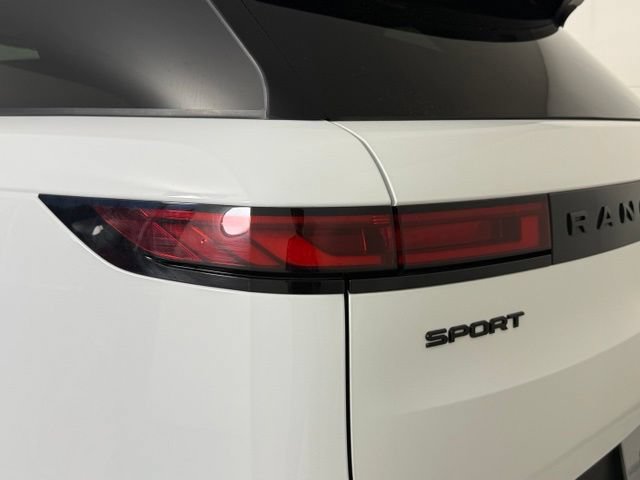 Certified 2025 Land Rover Range Rover Sport SE AWD/4WD image 17