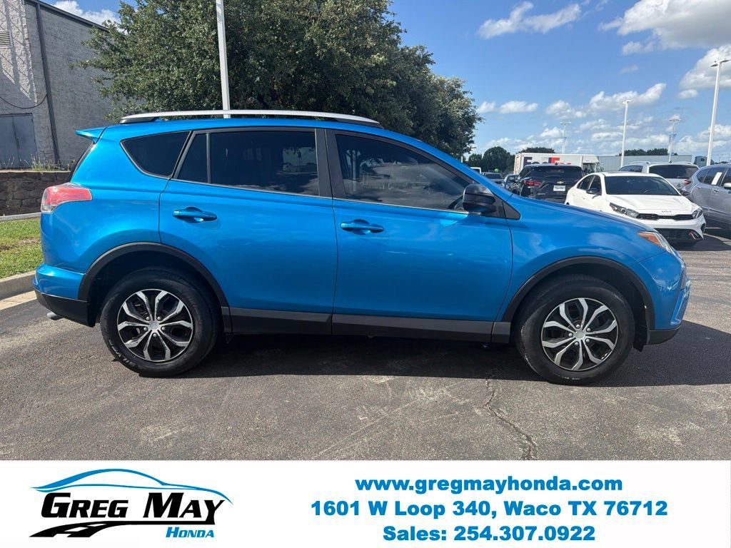 Used 2016 Toyota RAV4 LE FWD image 2